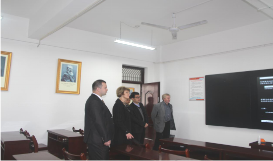 莫斯科国立师范大学教授参观Bsports必一体育教学设施